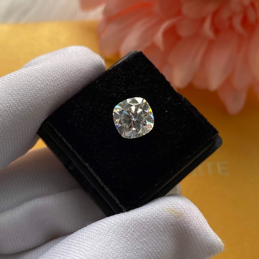 White Vvs1 D Moissanite 2ct Cushion Cut Forever Brilliant Loose Moissanite